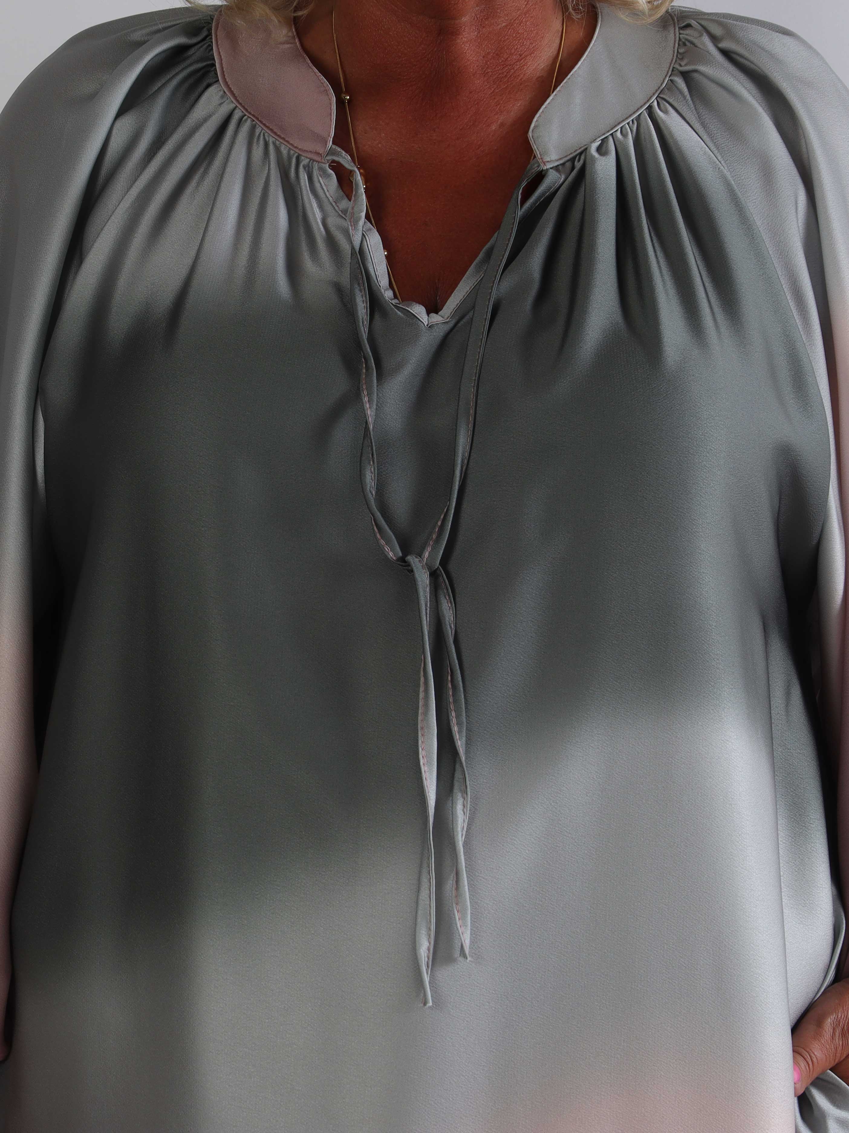Amidala Batik - Elegant plus size tunikakjole i batikmønster med lommer